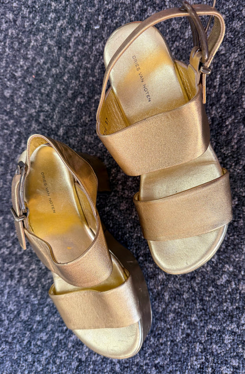 DRIES VON NOTEN GOLD HEELS SIZE 37/7