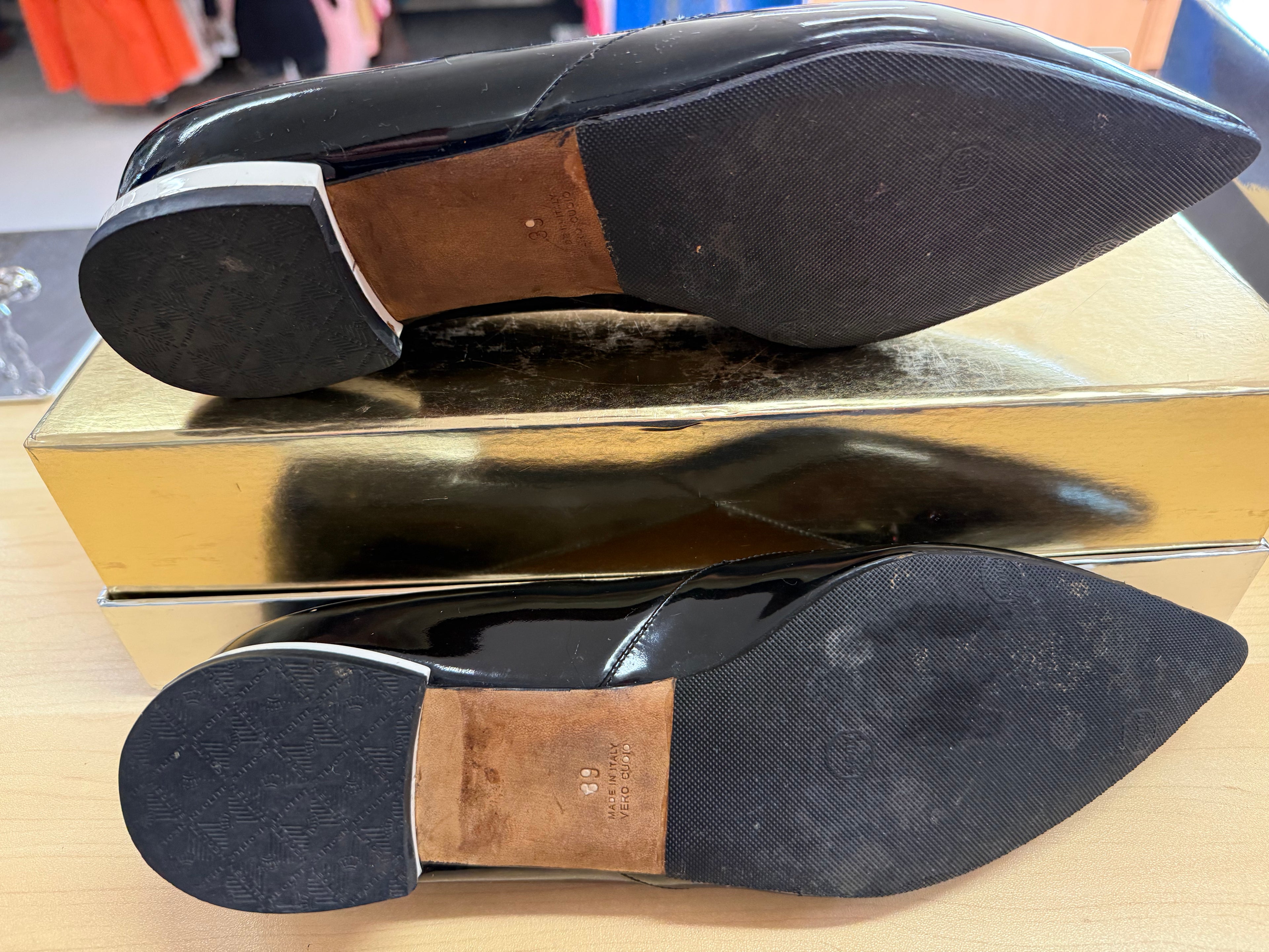 EMPORIO ARMANI LOW POINTED TOE PATENT LEATHER SHOES