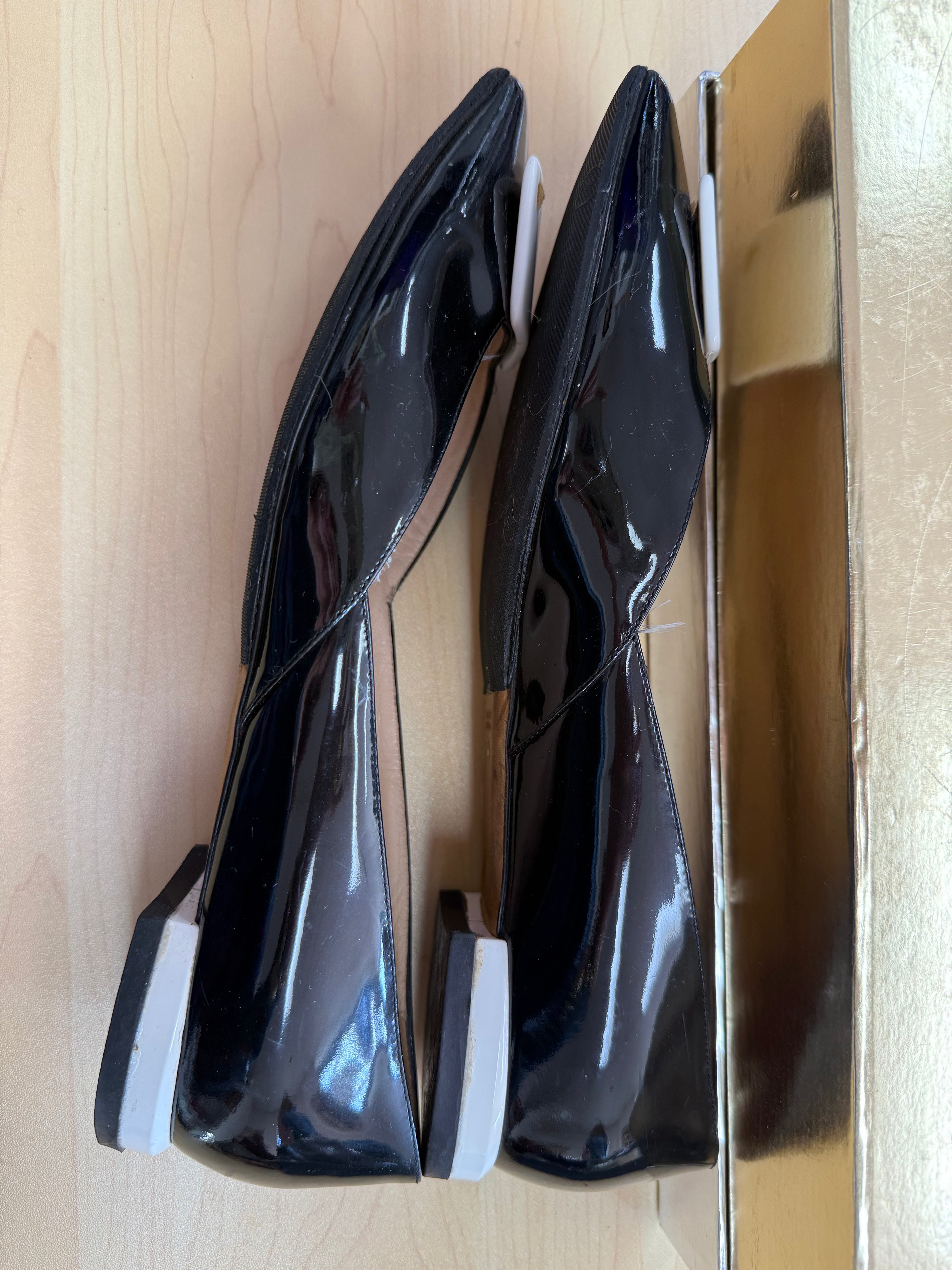 EMPORIO ARMANI LOW POINTED TOE PATENT LEATHER SHOES