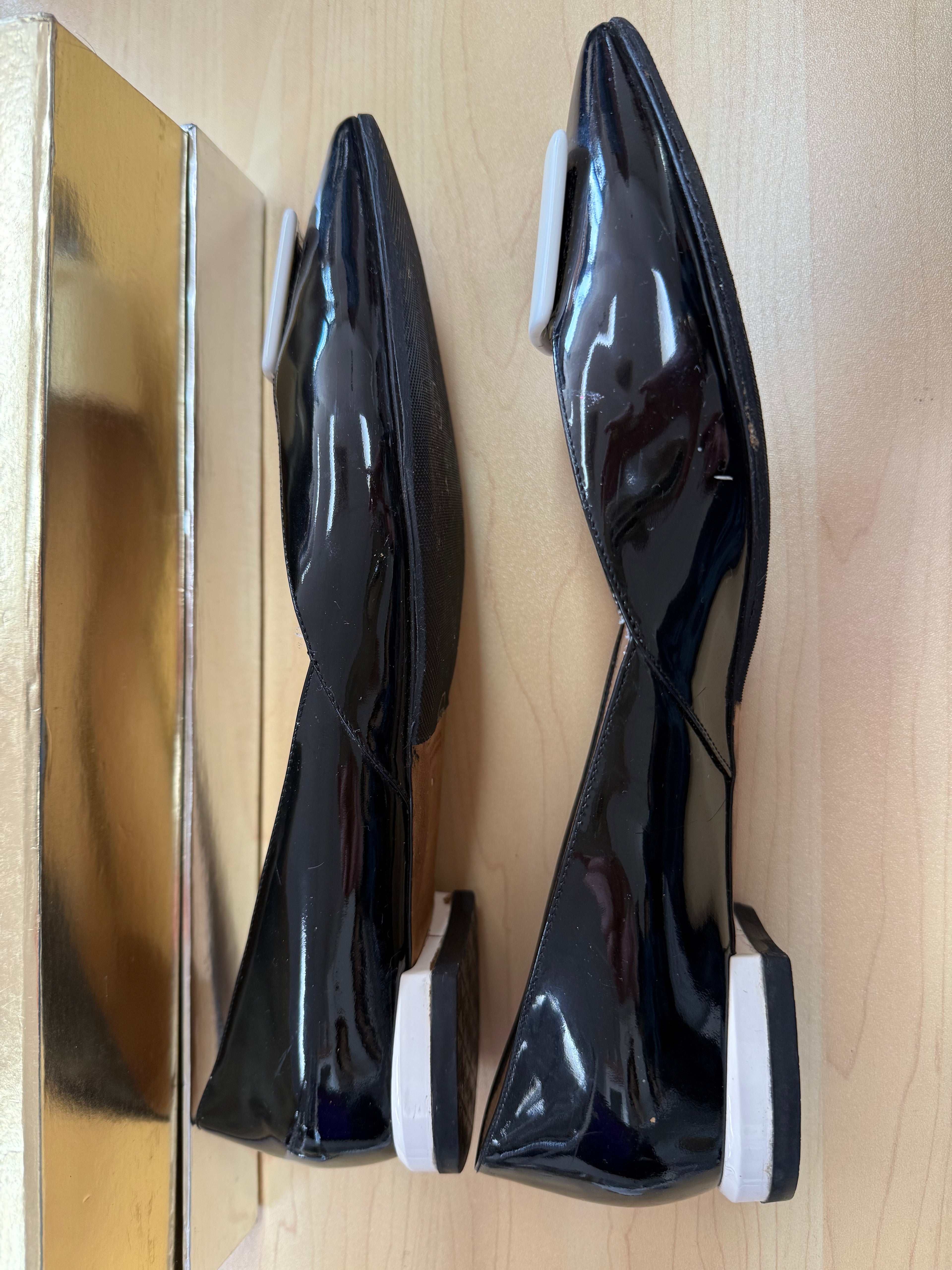 EMPORIO ARMANI LOW POINTED TOE PATENT LEATHER SHOES
