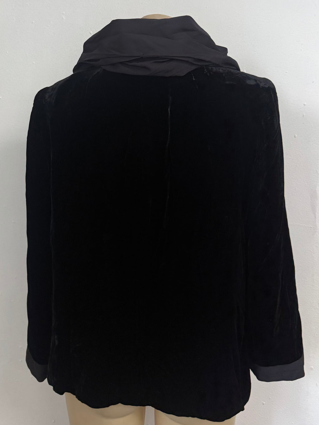 BLOOMS VELVET JACKET
